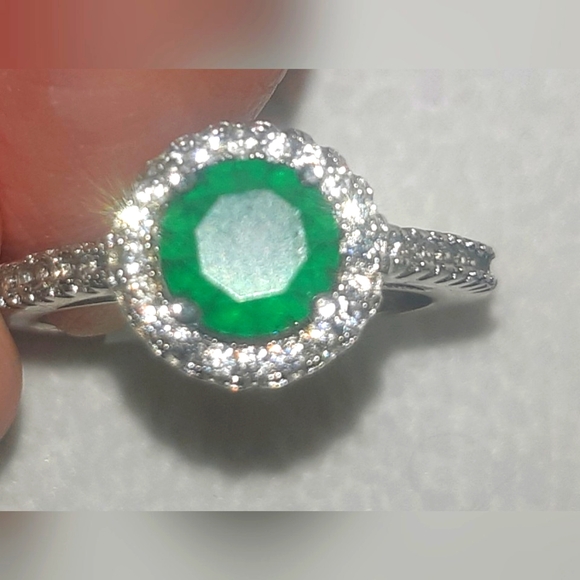 🆕️(6) Round Green .925 SS w Halo Ring - Picture 2 of 5